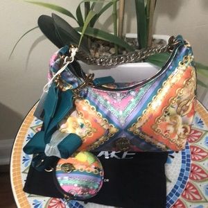 Kurt Geiger London
Scarf Print Nylon Crossbody Bag